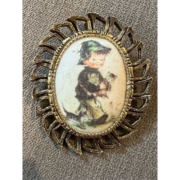 Hand-Painted MJ Hummel Style Porcelain Brooch in Bronze Oval Frame - Picture 9 of 10